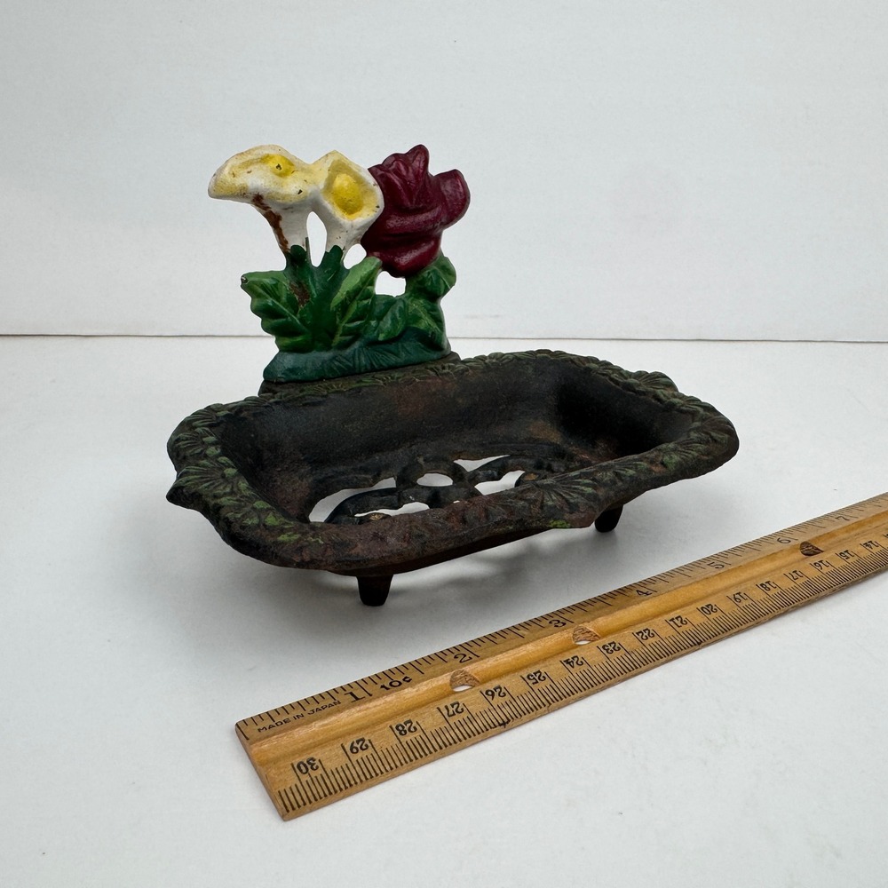 Vtg Tabletop Cast Iron Metal Soap Dish Holder Red White Flower Heavy w Feet READ